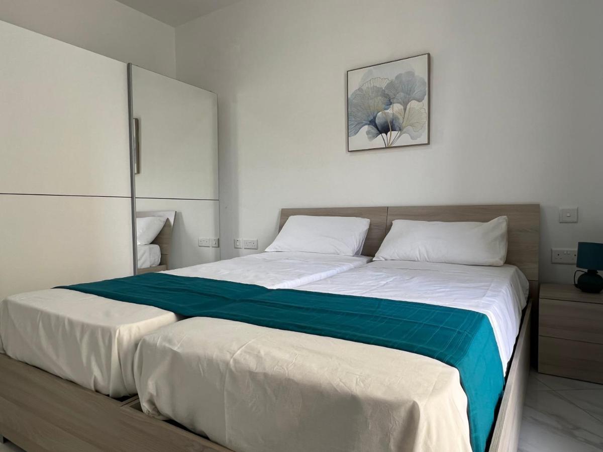 Condo With Patio Overlooking Piazza Gzira Exterior foto